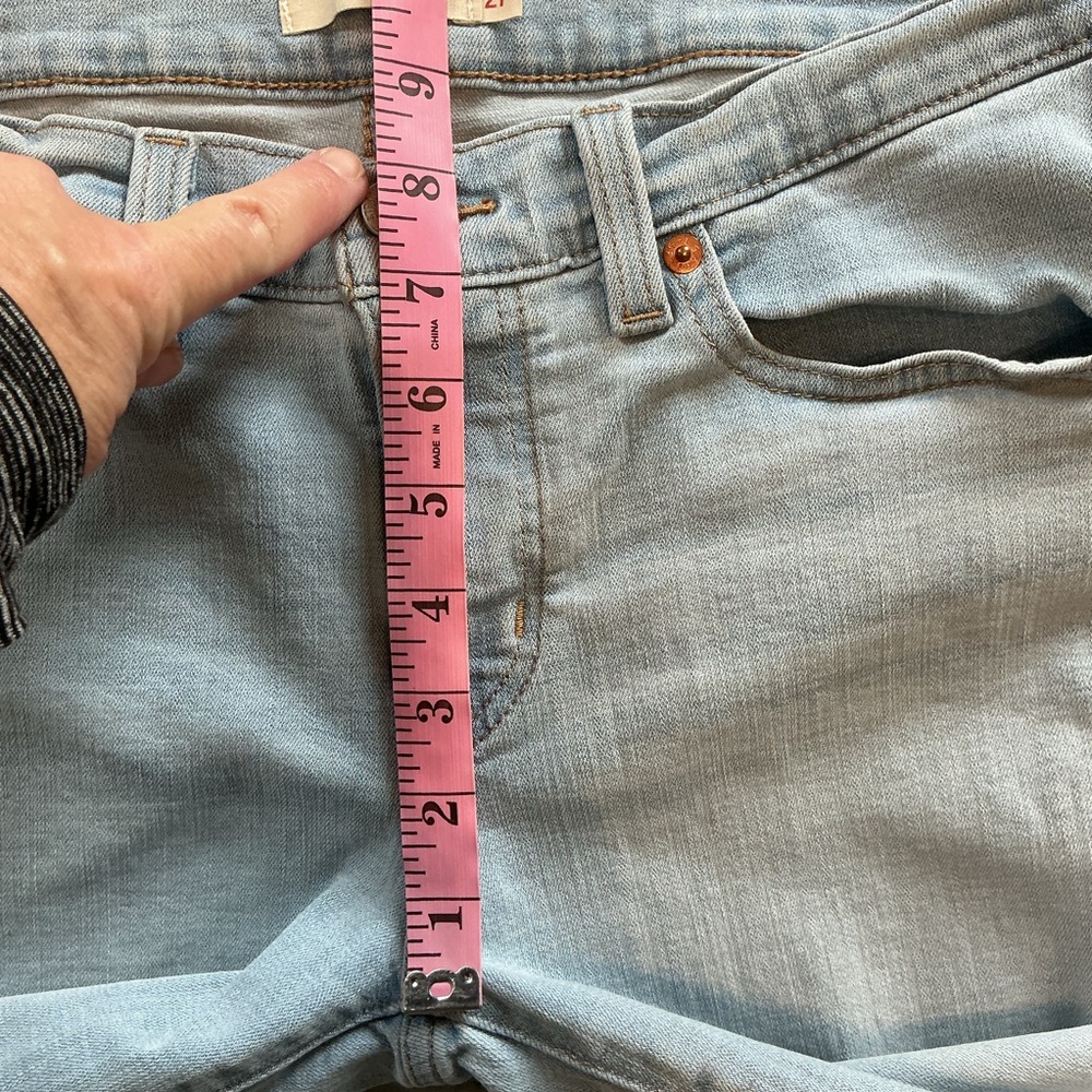 Levi’s Womens Size 27 Boyfriend Mid Rise Denim Jeans Actual Waist Size 29” - Picture 8 of 11